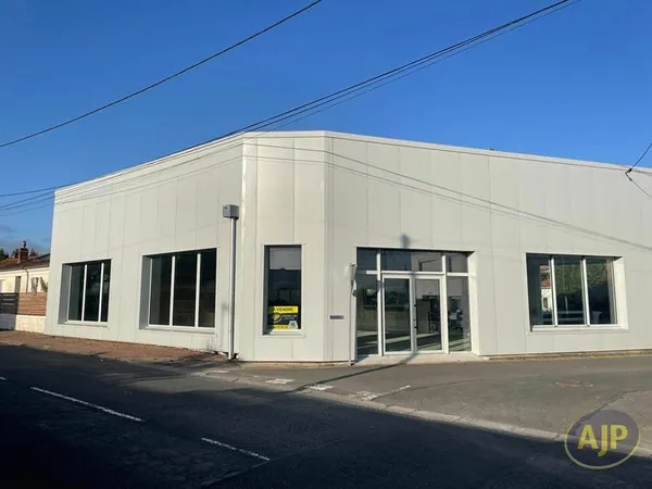 Local Professionnel Saintes 200 m2