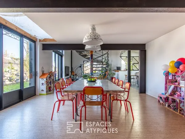 Loft industriel avec jardin et atelier