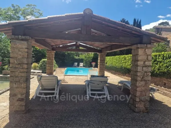 Maison 6 pièces 191 m²