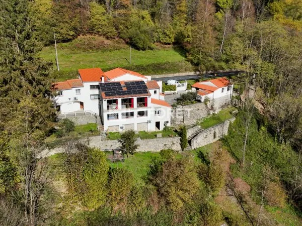 Maison 10 pièces 300 m²