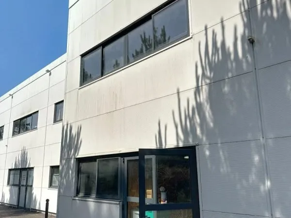 Local 3 pièces 96 m²