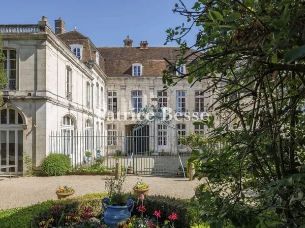 Maison 20 pièces 1150 m²