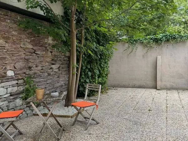 Location T1 meublé avec jardin