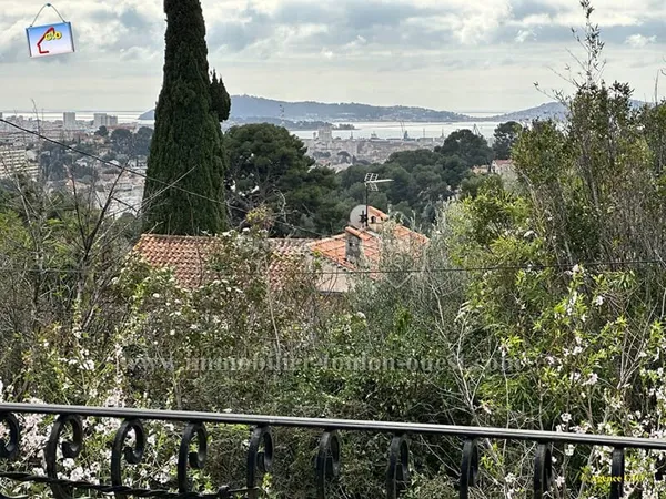 TOULON 4 CHEMINS - VUE MER - VILLA T7 DE 156 M² - 5 CHAMBRES - TERRAIN PLAT 930M²
