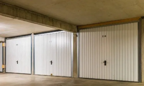 Garage/Parking