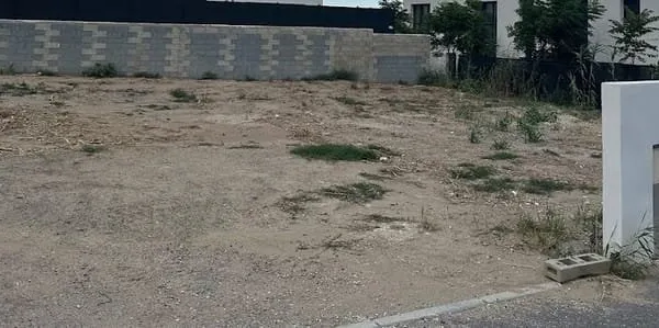 Terrain 402 m²