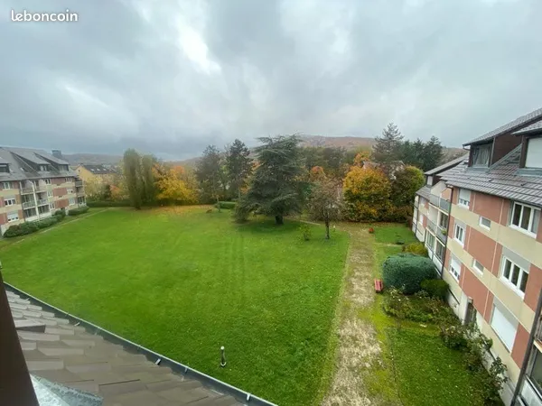 T3 lumineux 63 m² - dernier étage - parking - vue Salbert