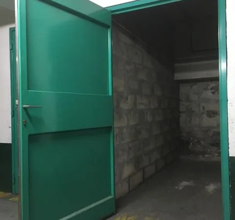M°Alésia: Box / Garage Moto, vélos ou Cave de rangements d'objets fragiles tels livres, archives, pe