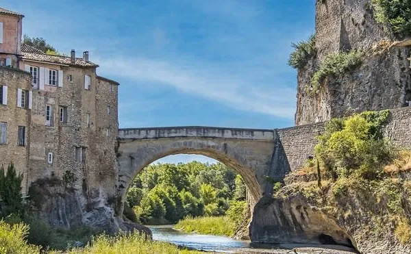 Fonds de commerce - Opportunité unique à Vaison-la-Romaine