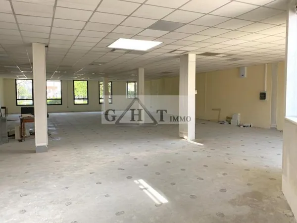 À LOUER - LOCAL D'ACTIVITÉ DE 312 M² À MASSY