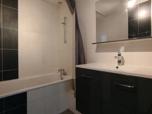 Studio / 60m² / Ponthierry Pringy (RER D)