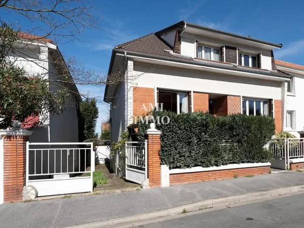 PAVILLON AVEC JARDIN