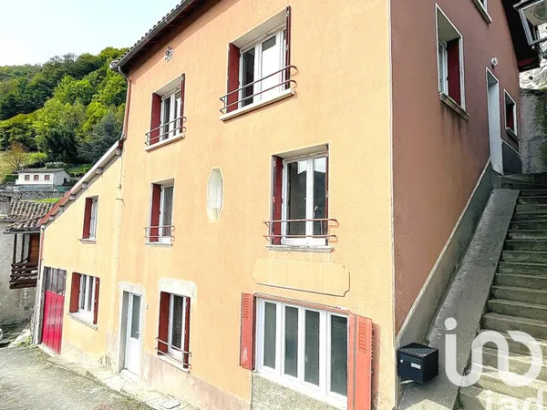 Maison 8 pièces 236 m²