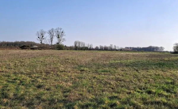 A BÂTIR terrain 3063 m². Soings en Sologne