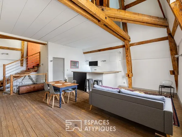Duplex de caractère dans une bâtisse ancienne
