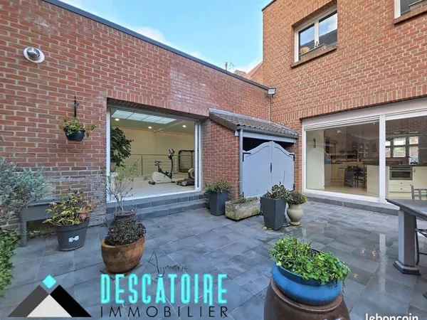 Maison 6 pièces 336 m²