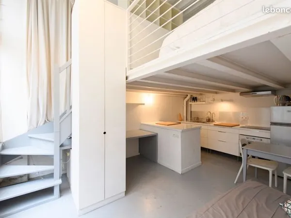 Atelier d'artiste meublé 75009