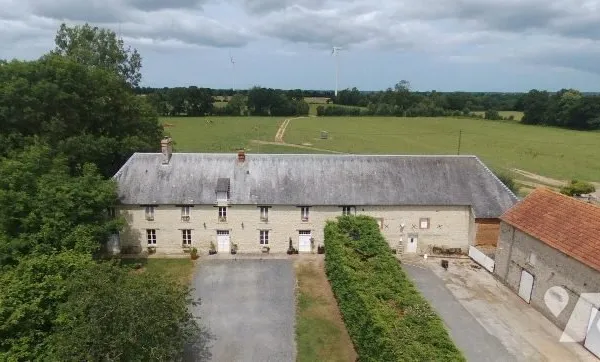Maison 11 pièces 319 m²