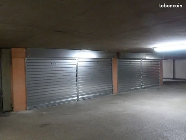 Location garages place Croix Rousse