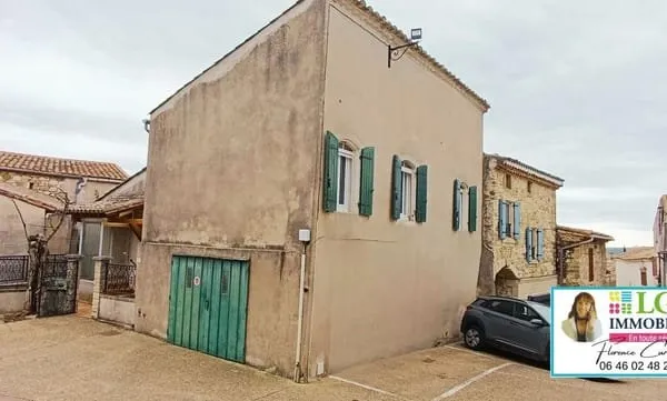 Maison de village 3 pièces avec garage, caves et places de stationnement en coeur de village