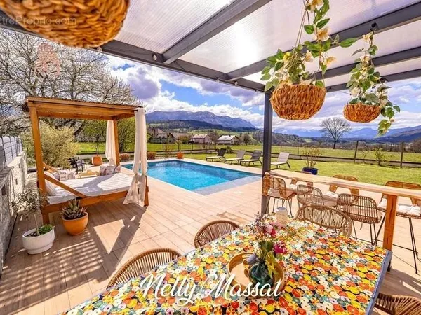 Villa récente à La Biolle - vue dégagée, piscine, 5 chambres - 205 m² habitables