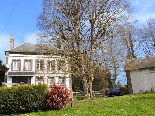 A 1h30 de paris, maison de maitre à fort potentiel
