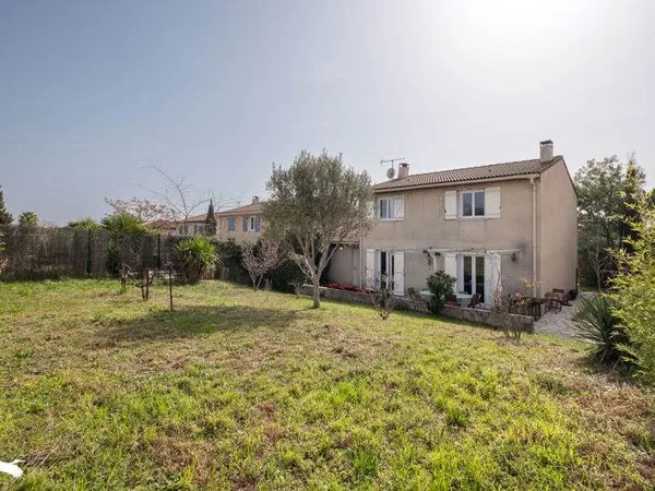Villa de 5 pièces principales