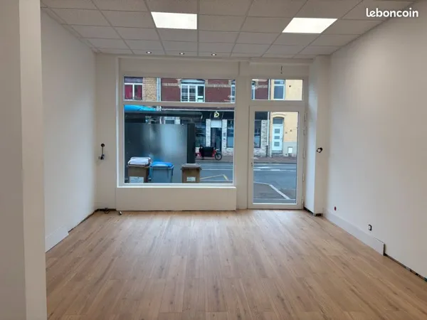 Local Commercial de 60m² + Cour 25m² - Rénové - Boulevard Jean Jaurès 59210 Coudekerque Branche
