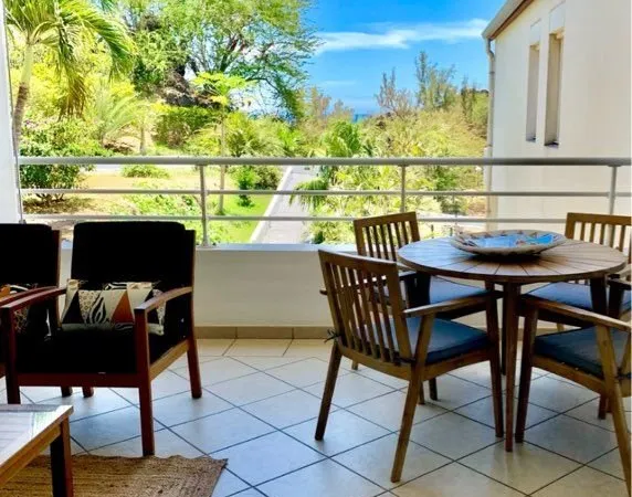 À Vendre charmant studio à 200m de la plage