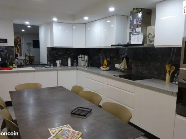 Maison 8 pièces 175 m²