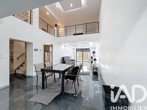 Maison 10 pièces 250 m²