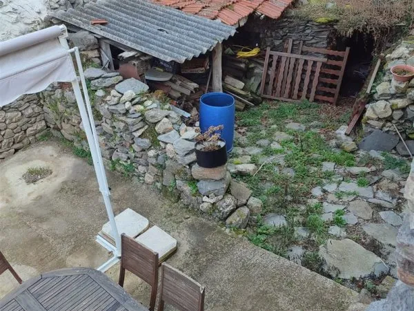 Vieille maison en pierres