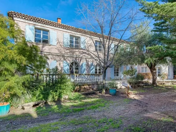 Maison 5 pièces 273 m²