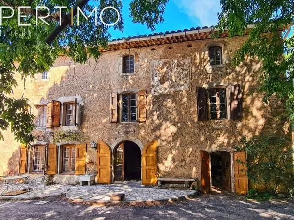 Maison en pierres 160 m2