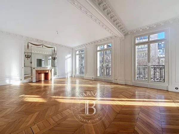 Le service location de la maison BARNES vous présente ce bien :