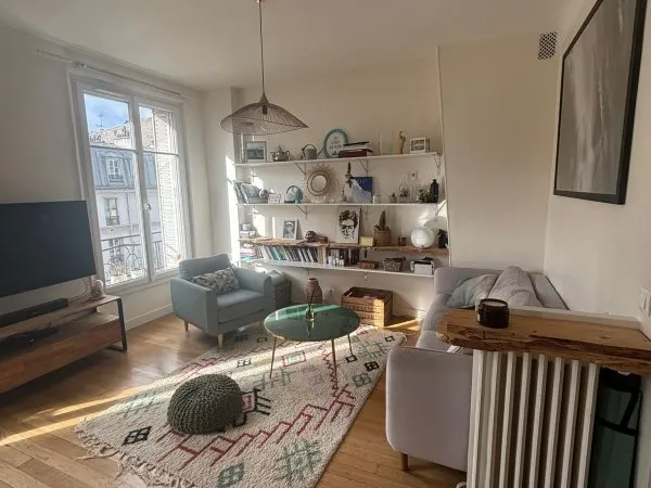 Paris 18e - Appartement meublé 2 pièces rénové (bail mobilité 3 mois)