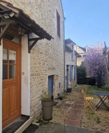 Maison de village à Accolay