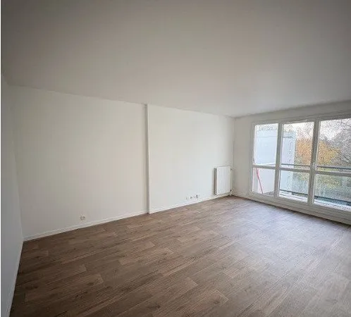 T3 / 68m² / Evry (RER D)