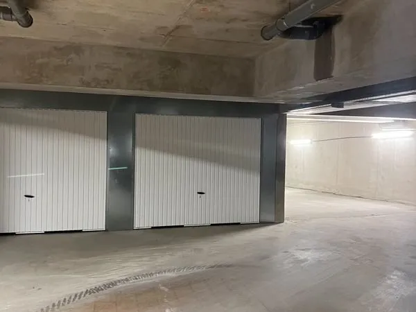 Location garage 18m2 - Centre Saint Bonnet de Mure