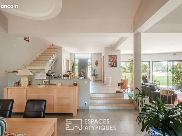 Maison 5 pièces 258 m²