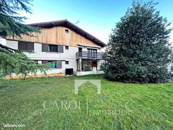 Maison 11 pièces 226 m²