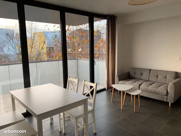 Location meublée T 2 Lille
