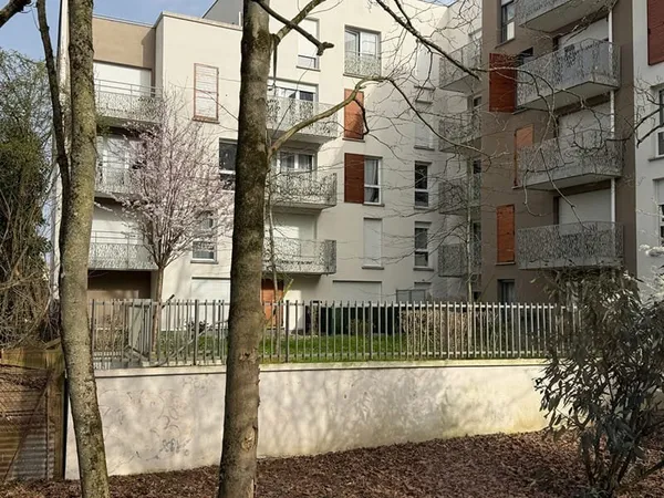 A Vendre Meaux Appartement 2 pièce(s), balcon et parking .