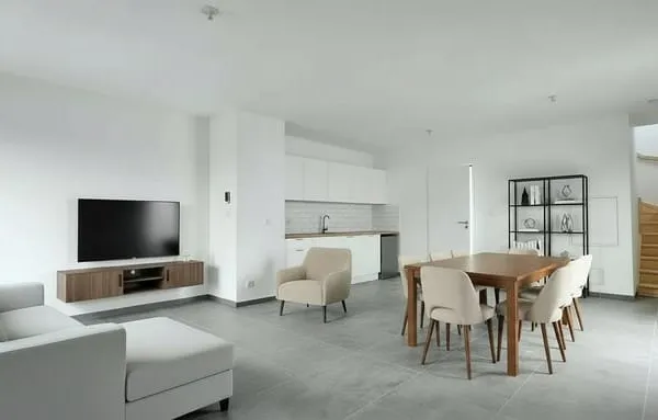 Maison Sucé Sur Erdre, 83m² ,3 ch, aux belles prestations.