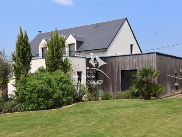 A vendre chez Christelle Mesnage, Axe Saint-Malo-Rennes. pr