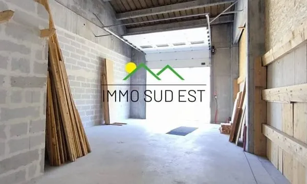 Immeuble 794 m²