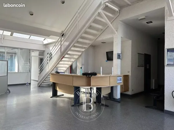 Local commercial 416 m² Linas