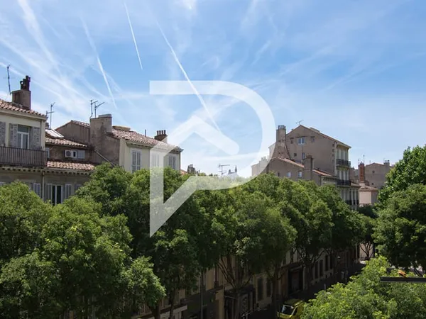 Appartement Bd CHAVE quartier CAMAS vue Notre Dame - T3 de 79 m2 avec Cave , box fermé . Marseille 1