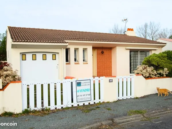 Maison de plain-pied à 700m de la plage, impasse calme, quartier résidentiel Demoiselles, garage