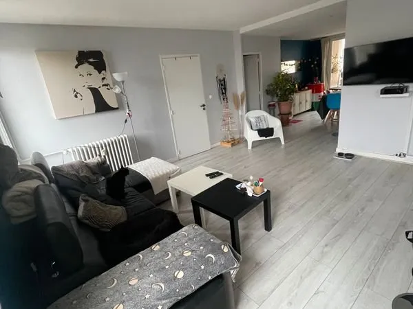 Appartement rénové 4 pièces, 66.5m² - Saint-Étienne (Cours Fauriel)